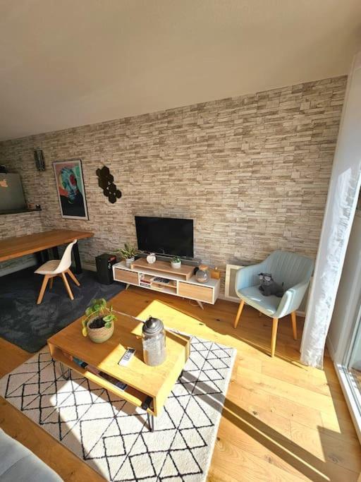 L'hippique - Parking - Vue Pyrenees - Balcon Pau