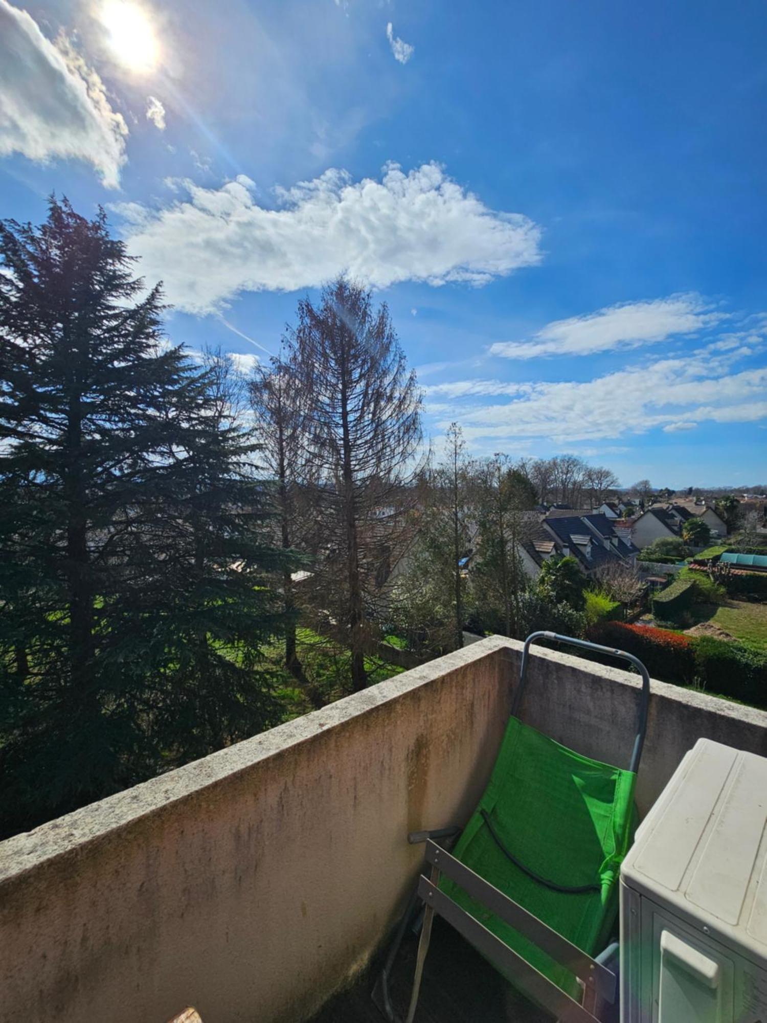 L'hippique - Parking - Vue Pyrenees - Balcon *